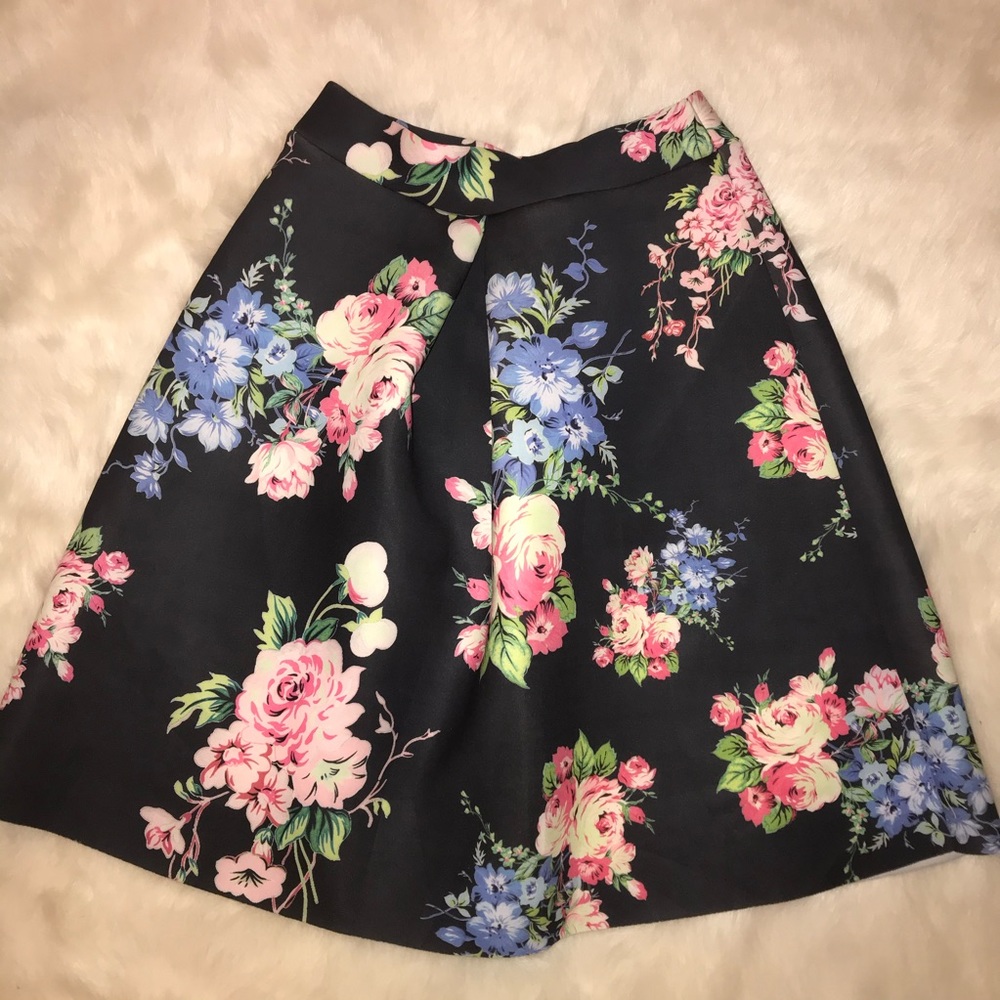 Windsor Floral Skirt (Juniors) - Picture 2 of 7